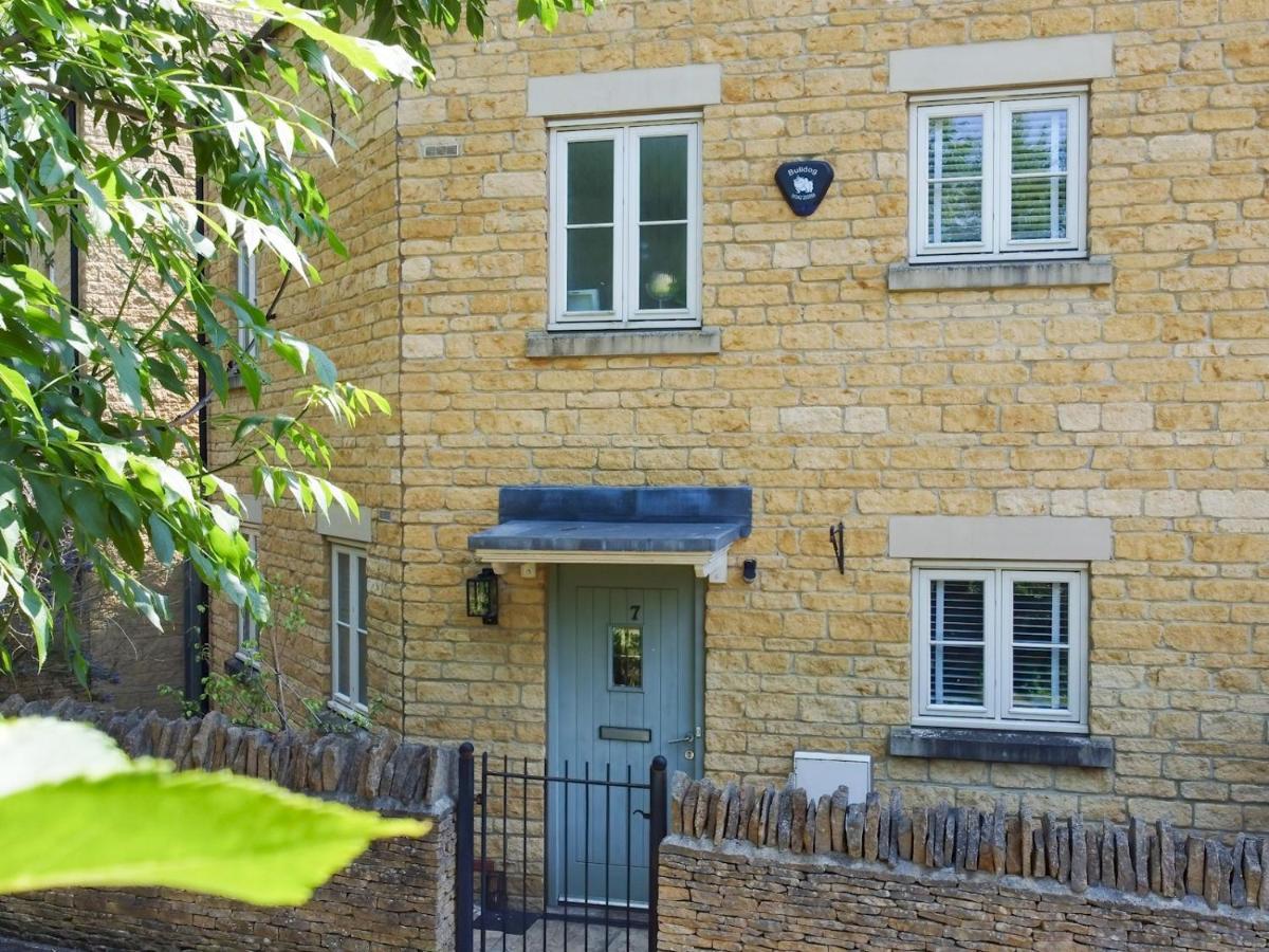 Holiday home Pass The Keys Lovely 4 Bedroom Family With Garden Parking Cheltenham