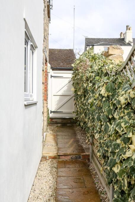 Detached Cotswold Stone Coach House Casa de férias Cheltenham