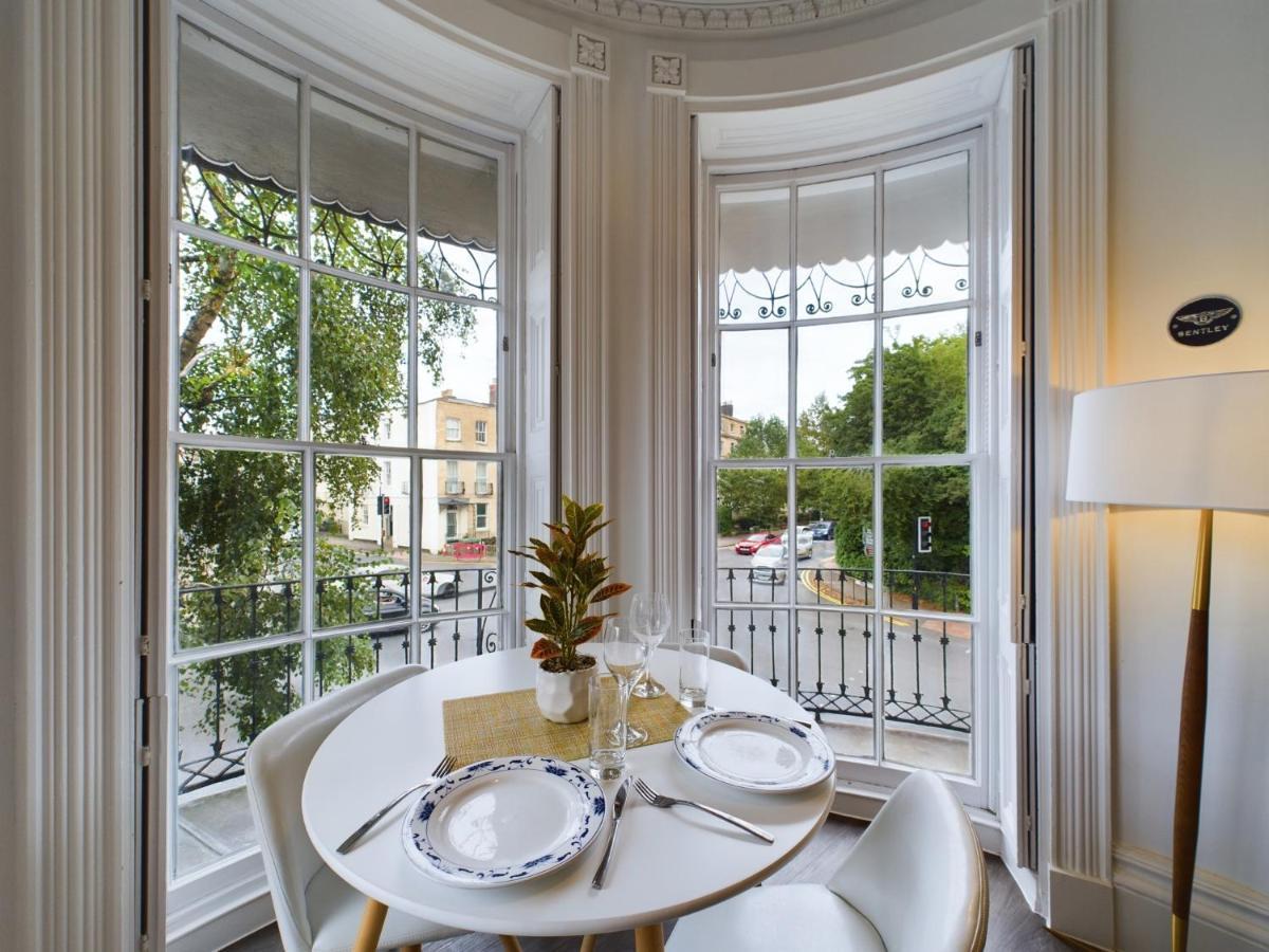 Belle Vue Regency King Size W Free Parking Apartment Cheltenham