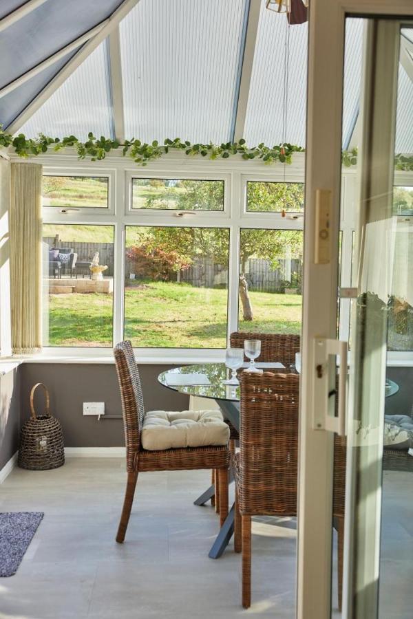 Bungalow On Hillside Holiday home