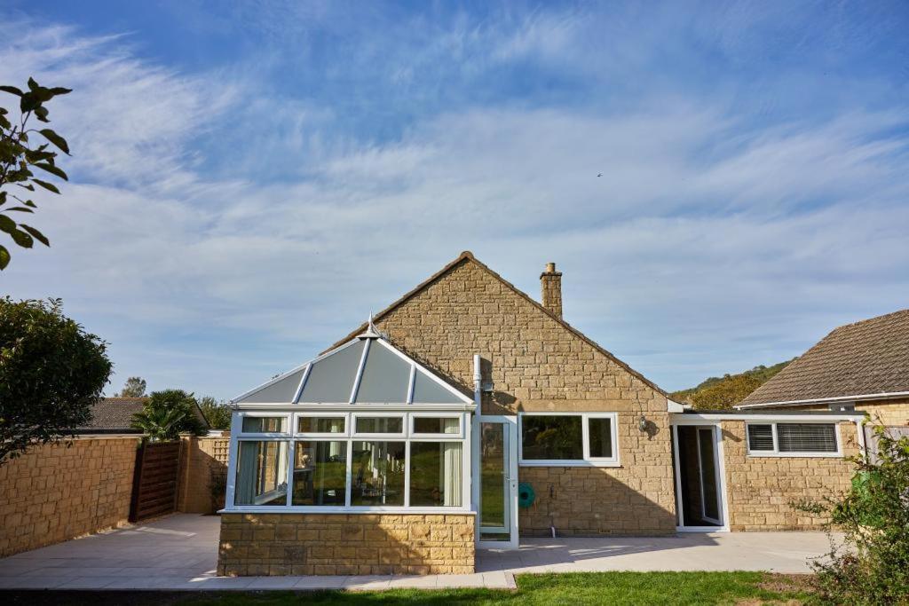 Bungalow On Hillside Cheltenham