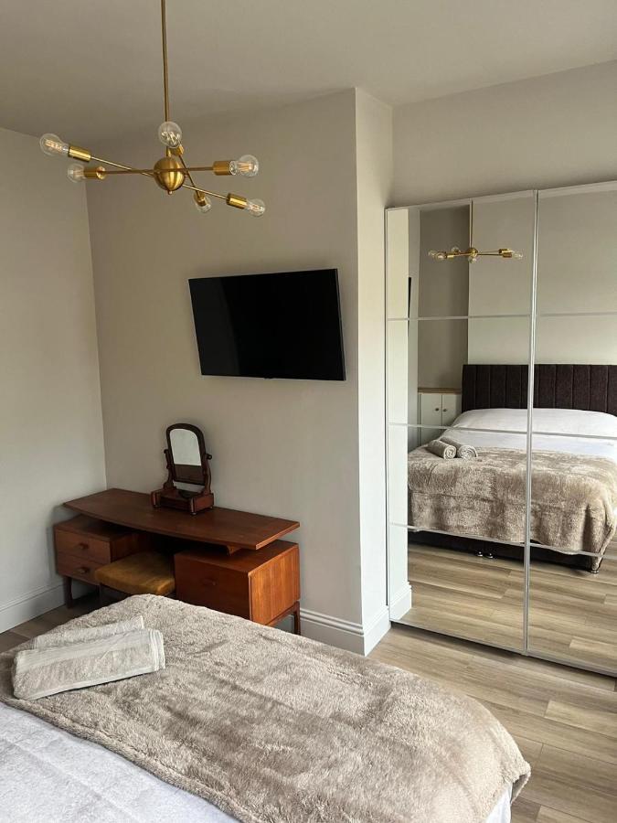 The Curious Apartment,