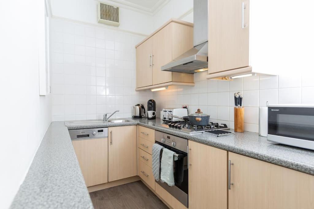 24 Montpellier Road Apartment