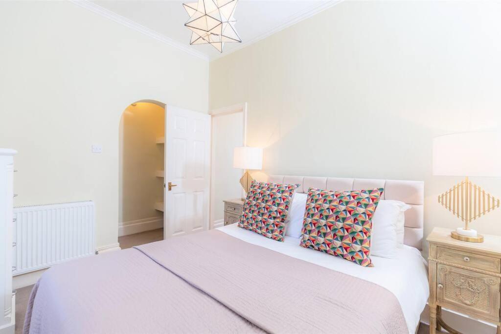 24 Montpellier Road Apartment *