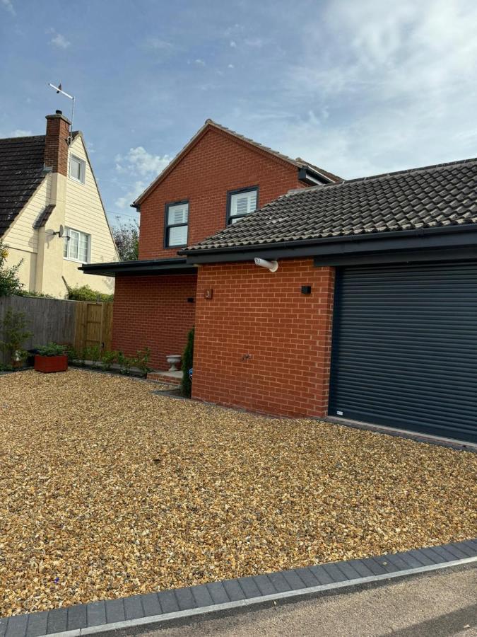 La Casa Rosa - Free Parking Close To Racecourse