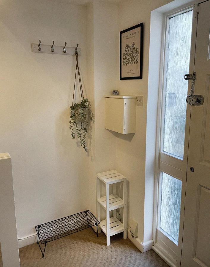 3 Bed In Town Centre With Free Parking For 1 Car Holiday home *