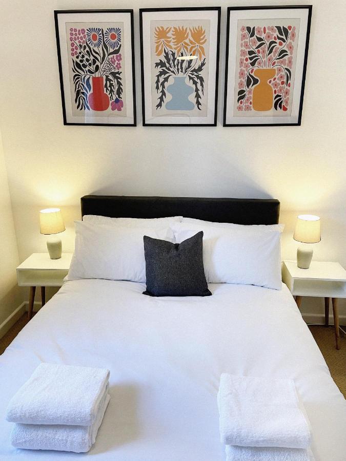 3 Bed In Town Centre With Free Parking For 1 Car Cheltenham