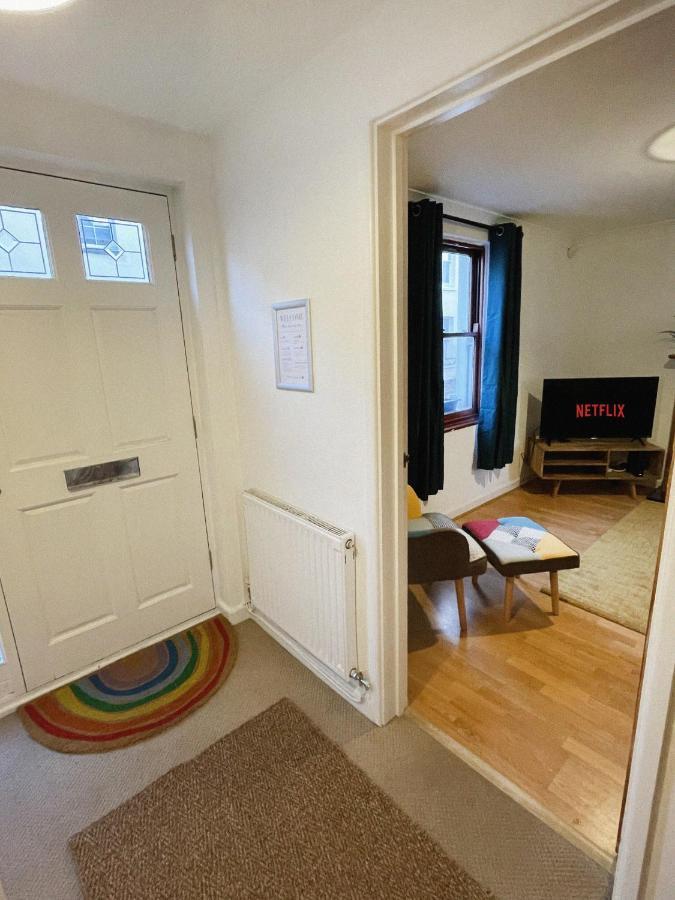 3 Bed In Town Centre With Free Parking For 1 Car Holiday home Cheltenham