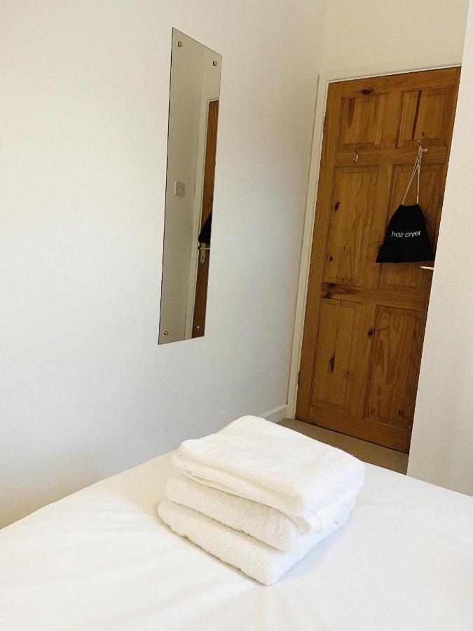 Holiday home 3 Bed In Town Centre With Free Parking For 1 Car