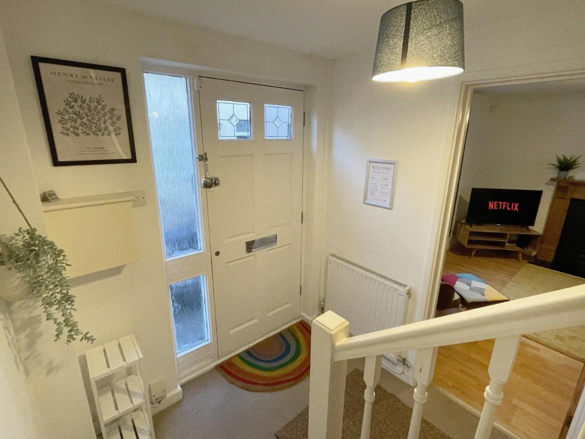 3 Bed In Town Centre With Free Parking For 1 Car * Cheltenham