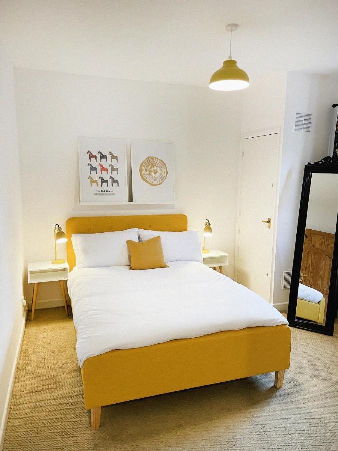 3 Bed In Town Centre With Free Parking For 1 Car * Cheltenham