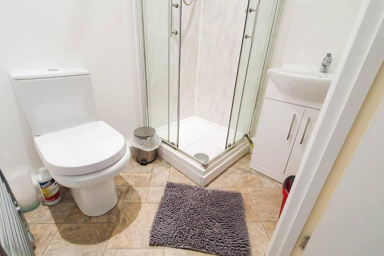 Impeccable 4-bed House In Cheltenham
