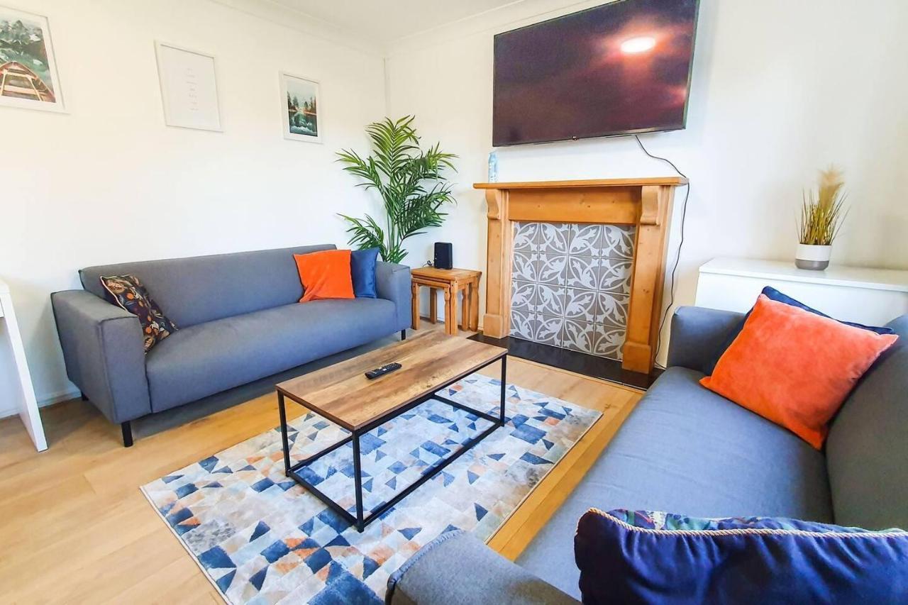 Holiday home Impeccable 4-bed House In *