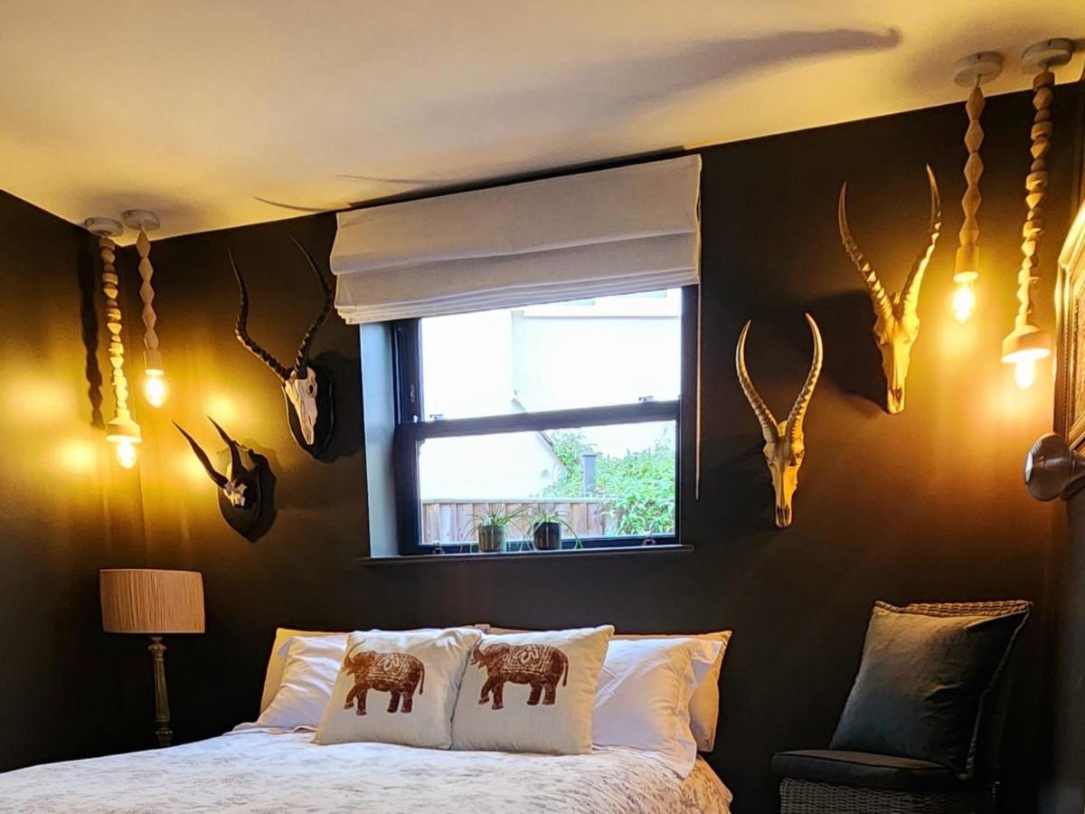 La Casa Rosa - Free Parking Close To Racecourse Guest house *