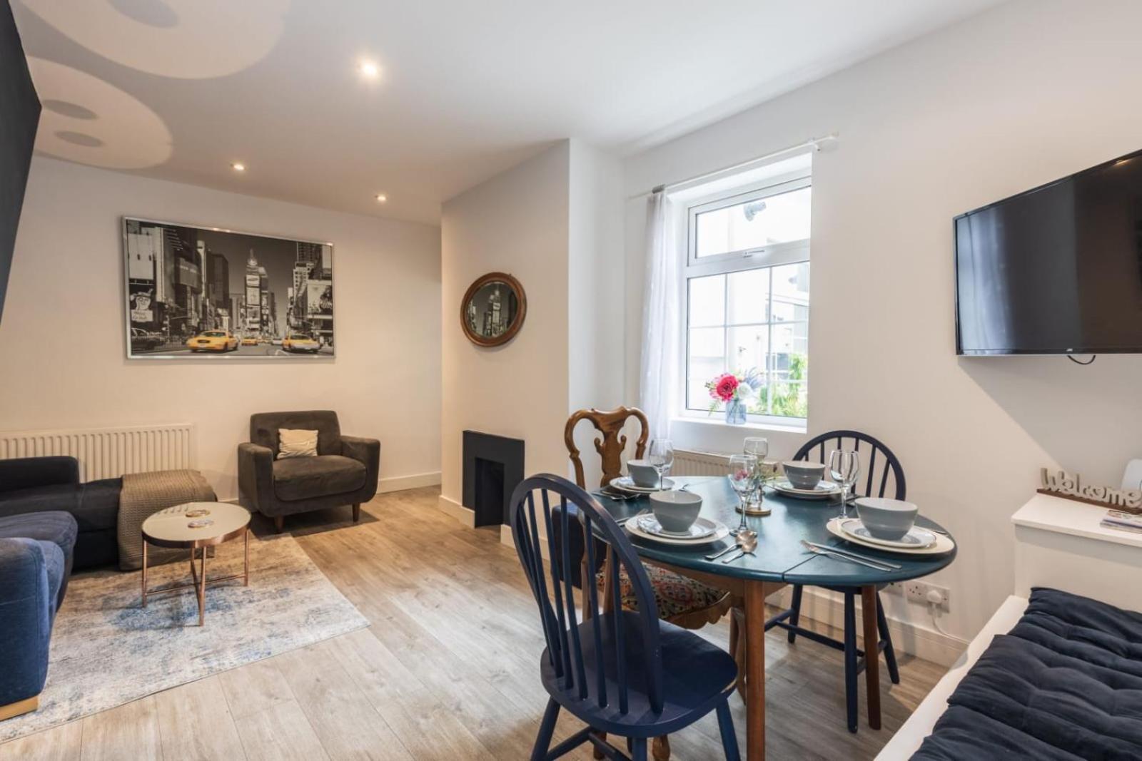 1 Phoenix Cottages, 403 High Street,