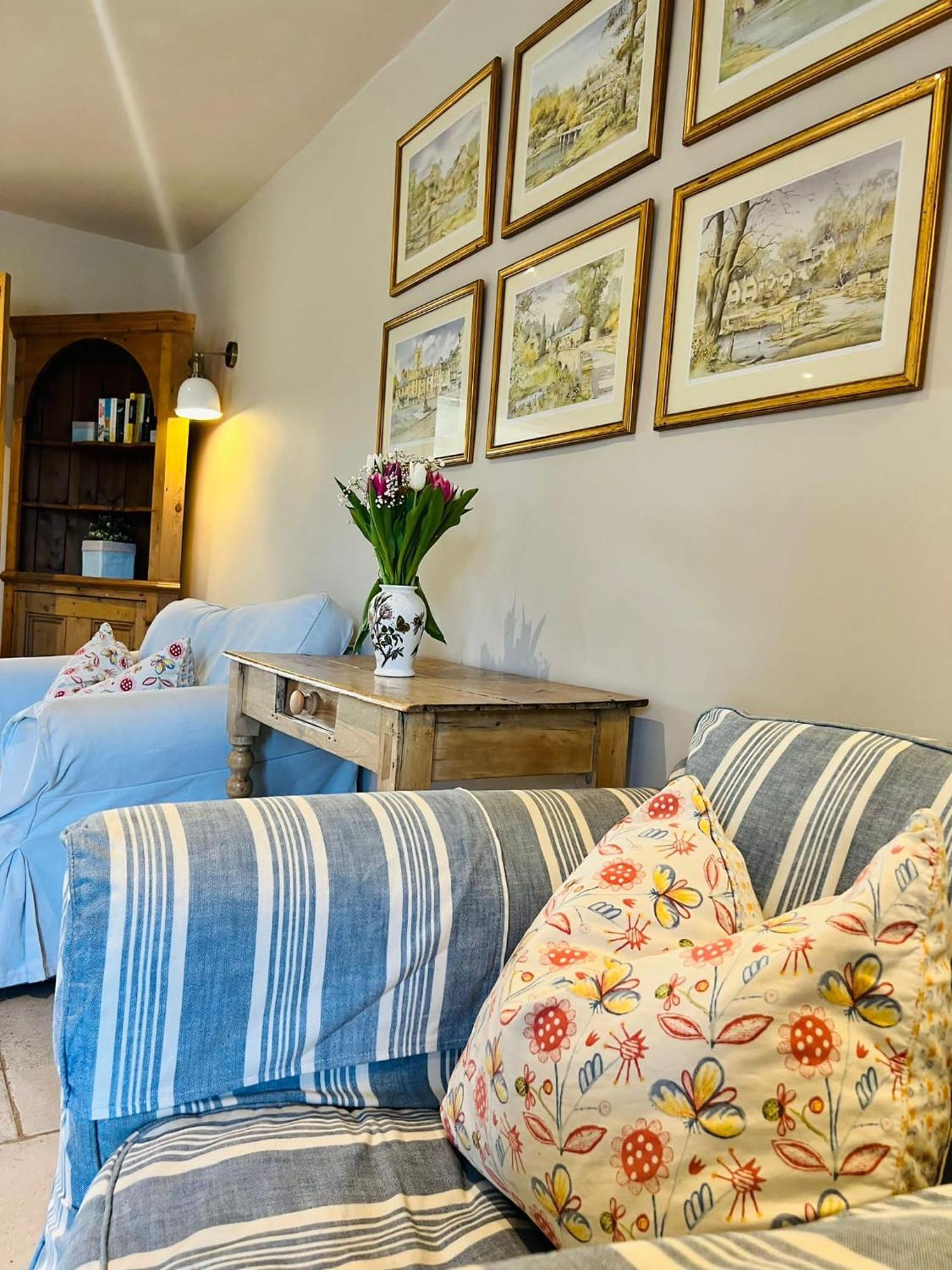 Stanway House, 8 Bedroom, 8 Bath Holiday home Cheltenham