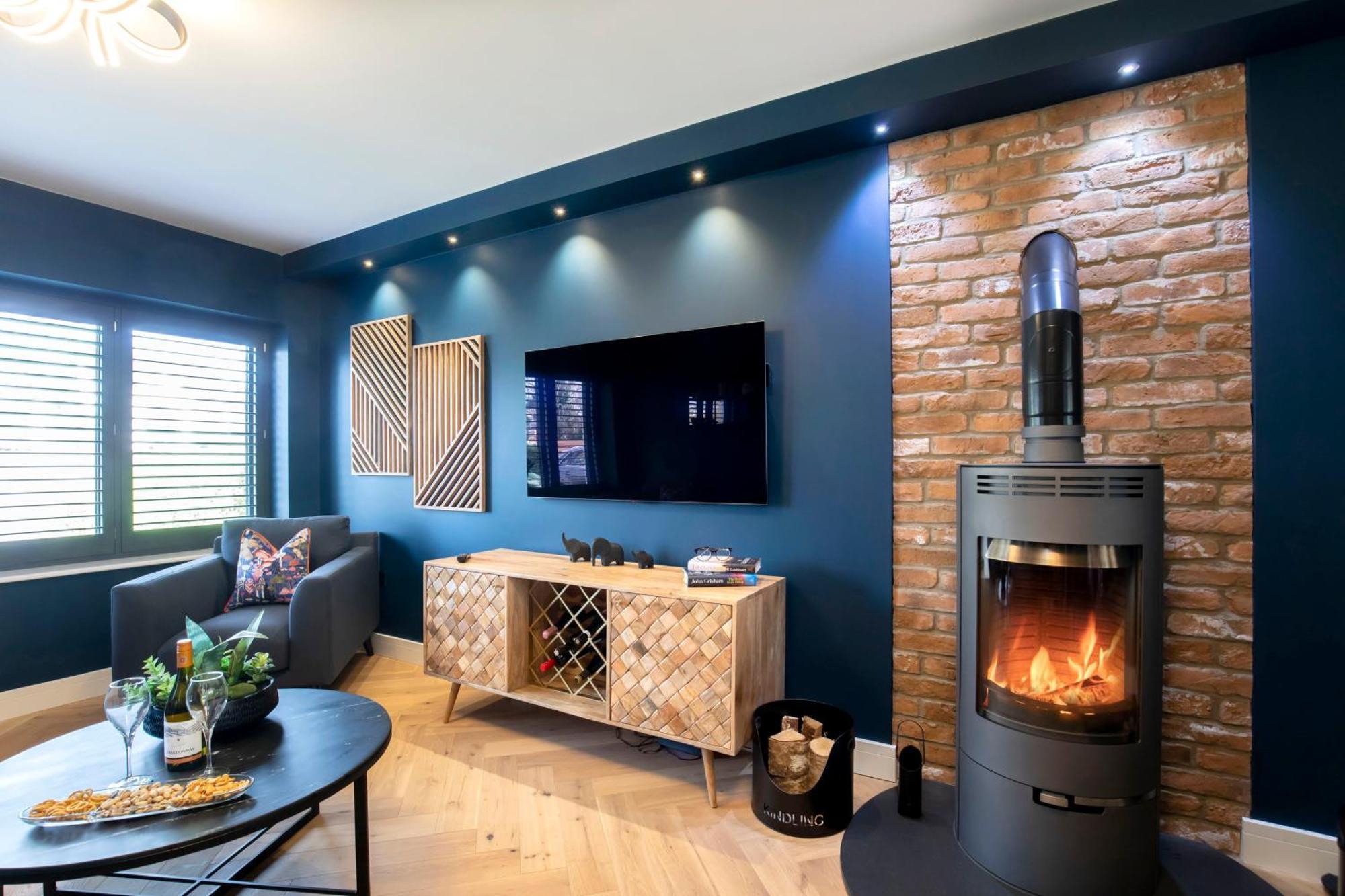 Elliot Oliver - Luxurious 6 Bedroom With Hot Tub & Log Burner Cheltenham