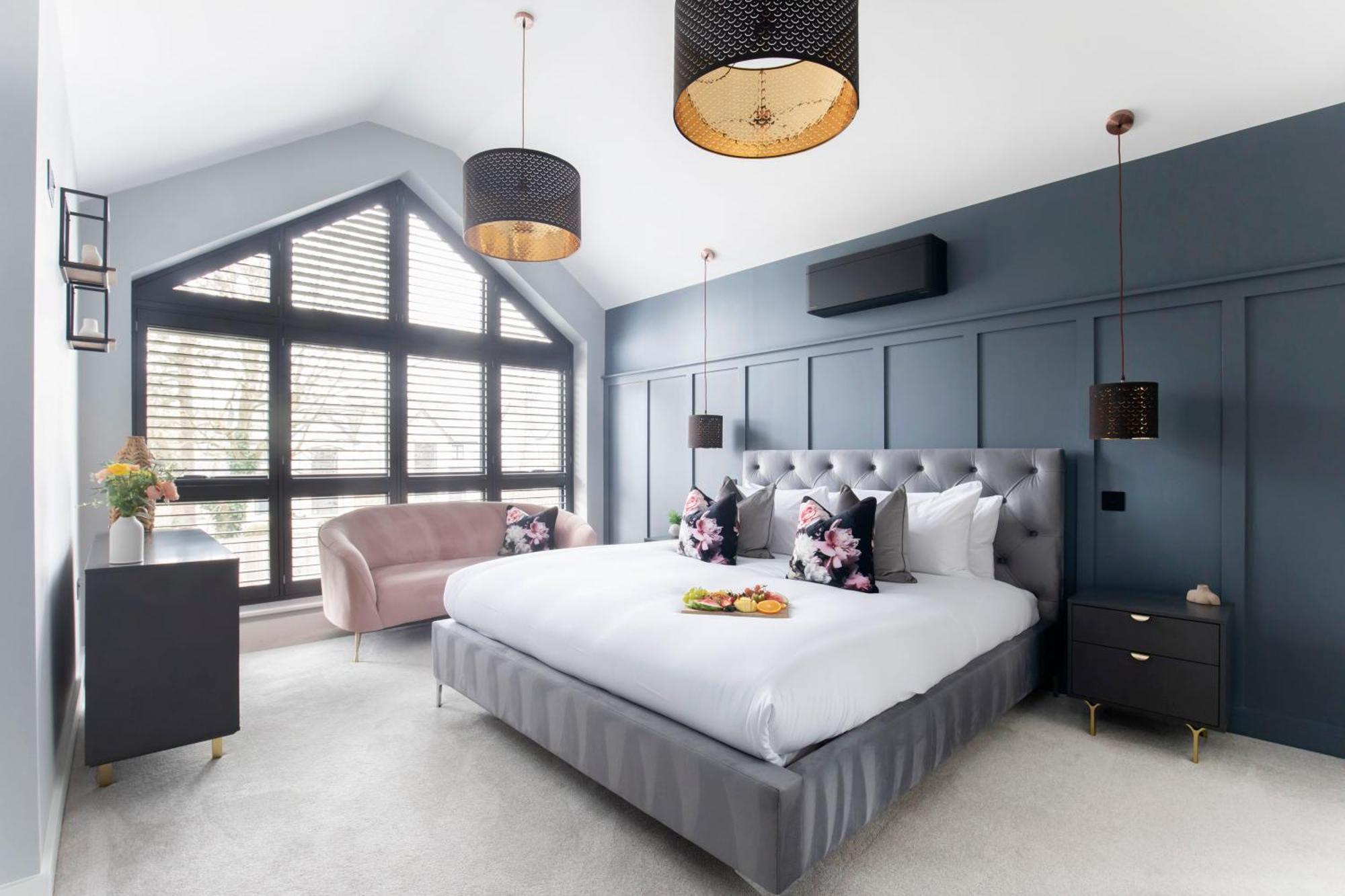 Elliot Oliver - Luxurious 6 Bedroom With Hot Tub & Log Burner
