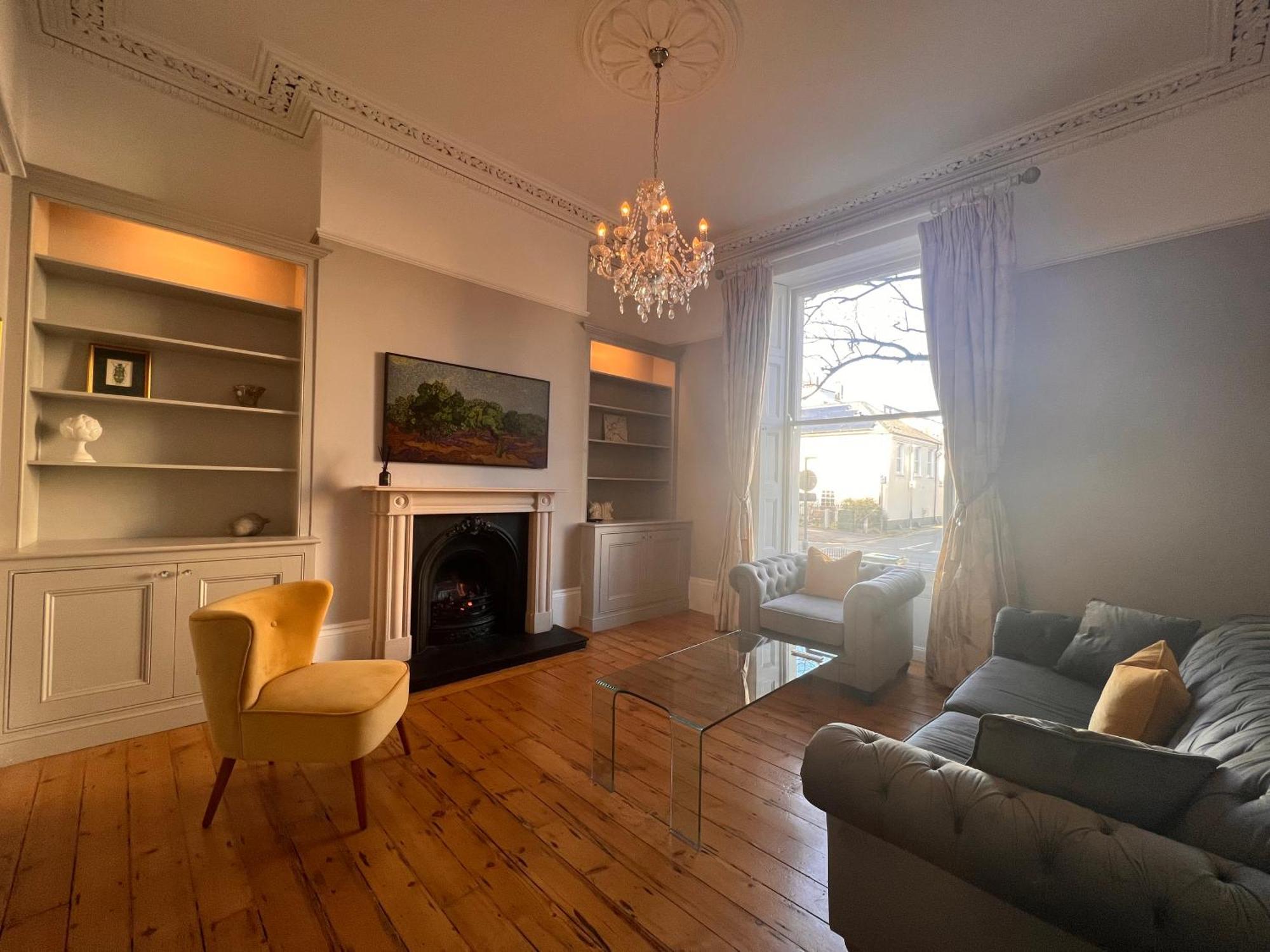 No2 Clarence Grade Ii Regency Townhouse Short Walk To Racecourse And Town Centre Holiday home Cheltenham