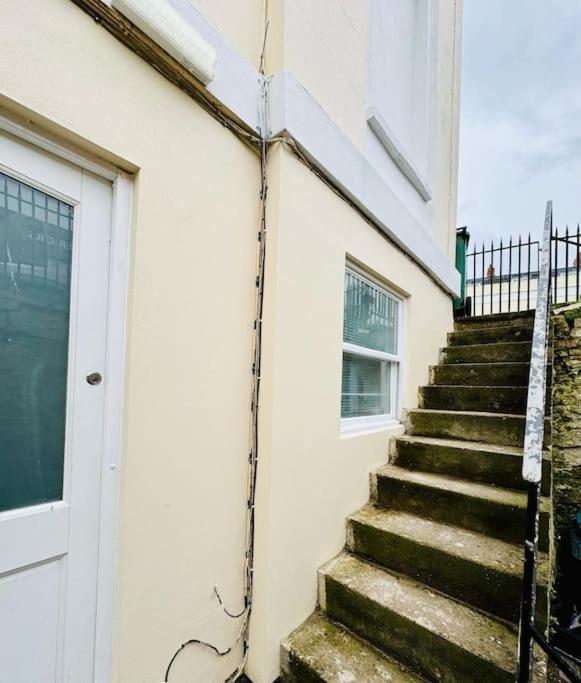 Apartment The Suffolks, 1 Bedroom Flat *