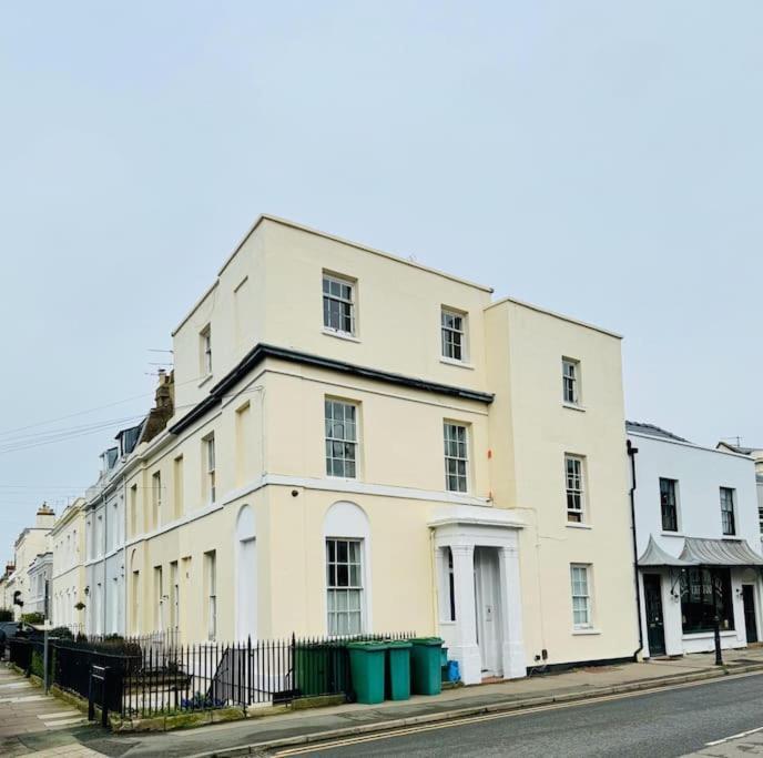 The Suffolks, 1 Bedroom Flat Apartment