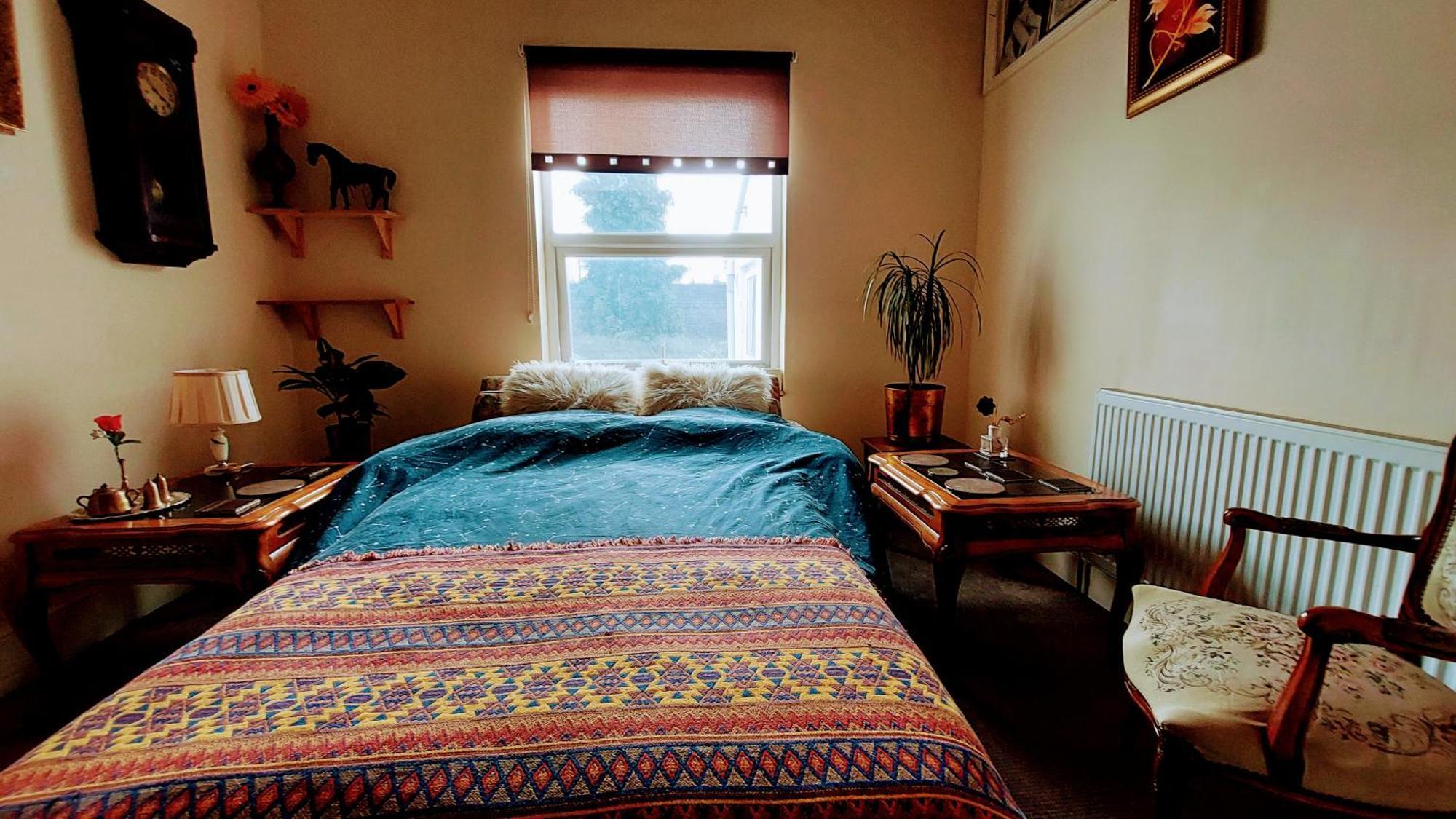 Racecourse In With Bathroom Access. * Cheltenham