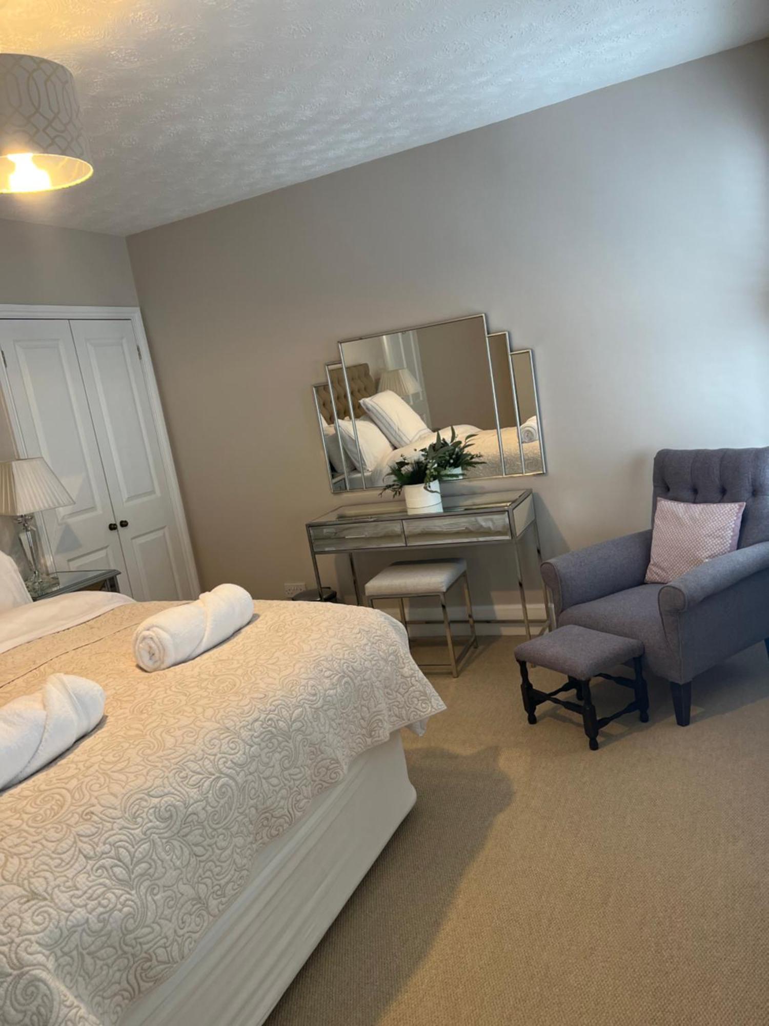 The Lily Pad - Townhouse, A Short Walk To Town Center And Racecourse Holiday home *