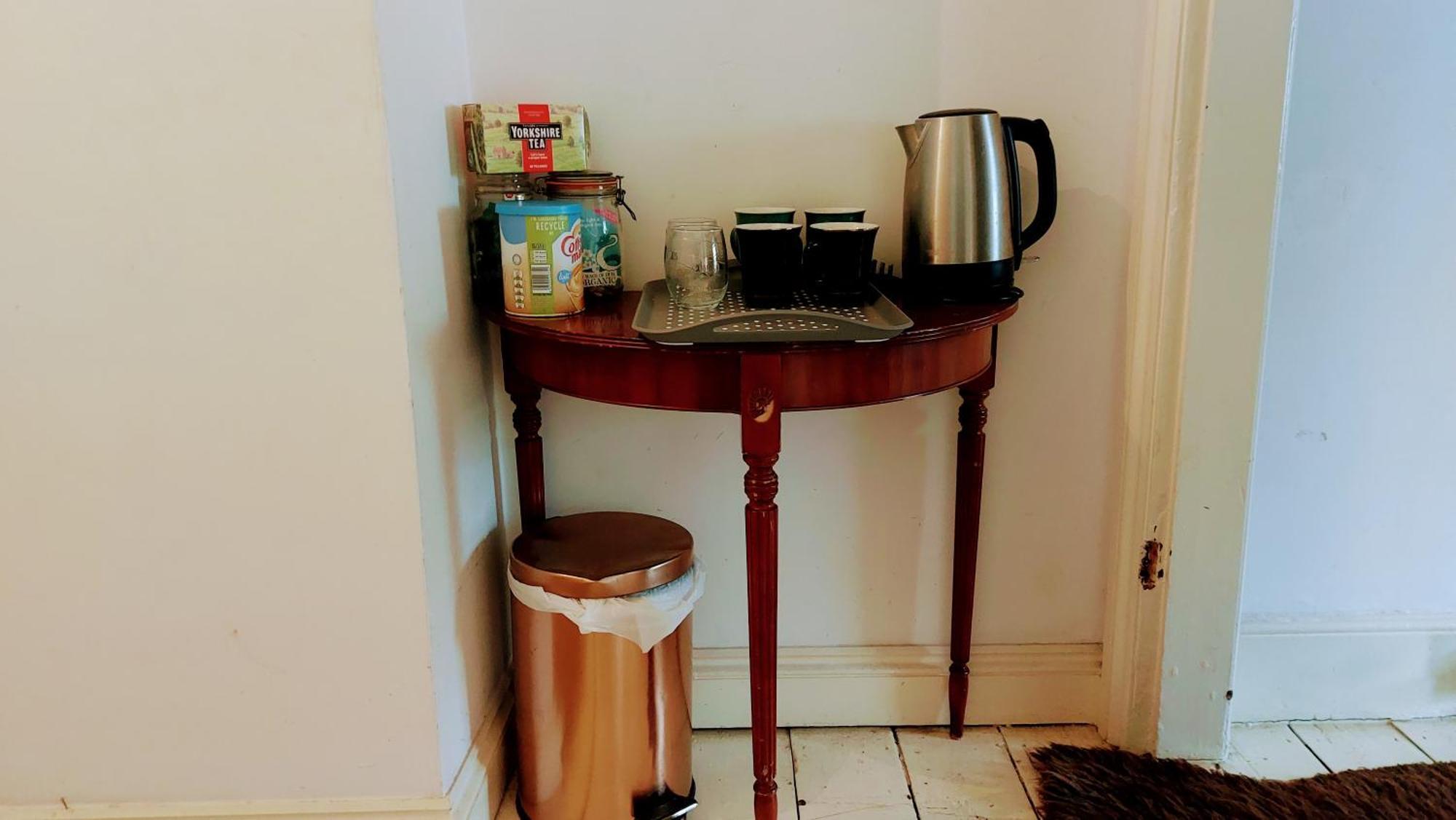 Racecourse In With Bathroom Access. Homestay Cheltenham