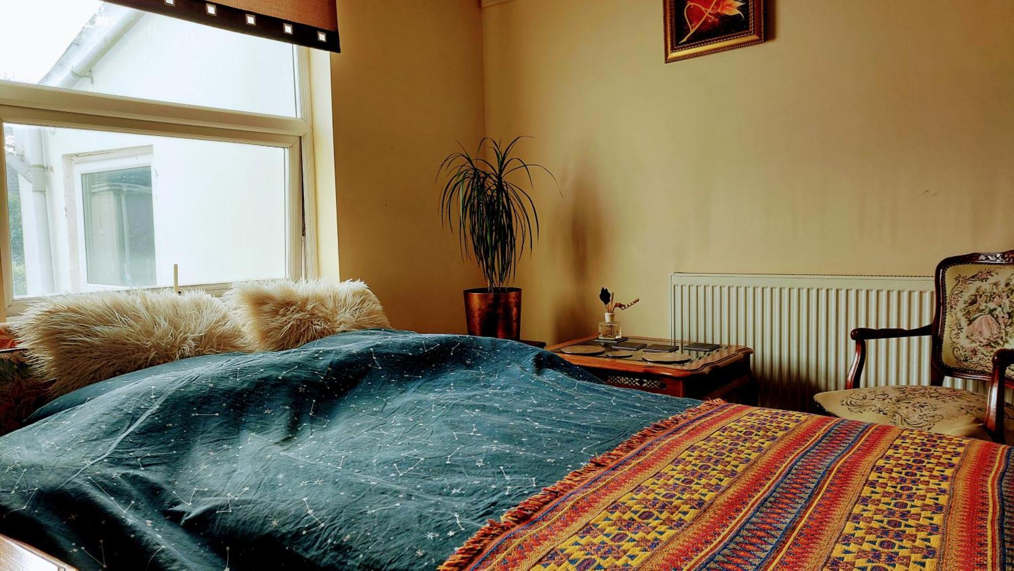 Homestay Racecourse In With Bathroom Access. Cheltenham