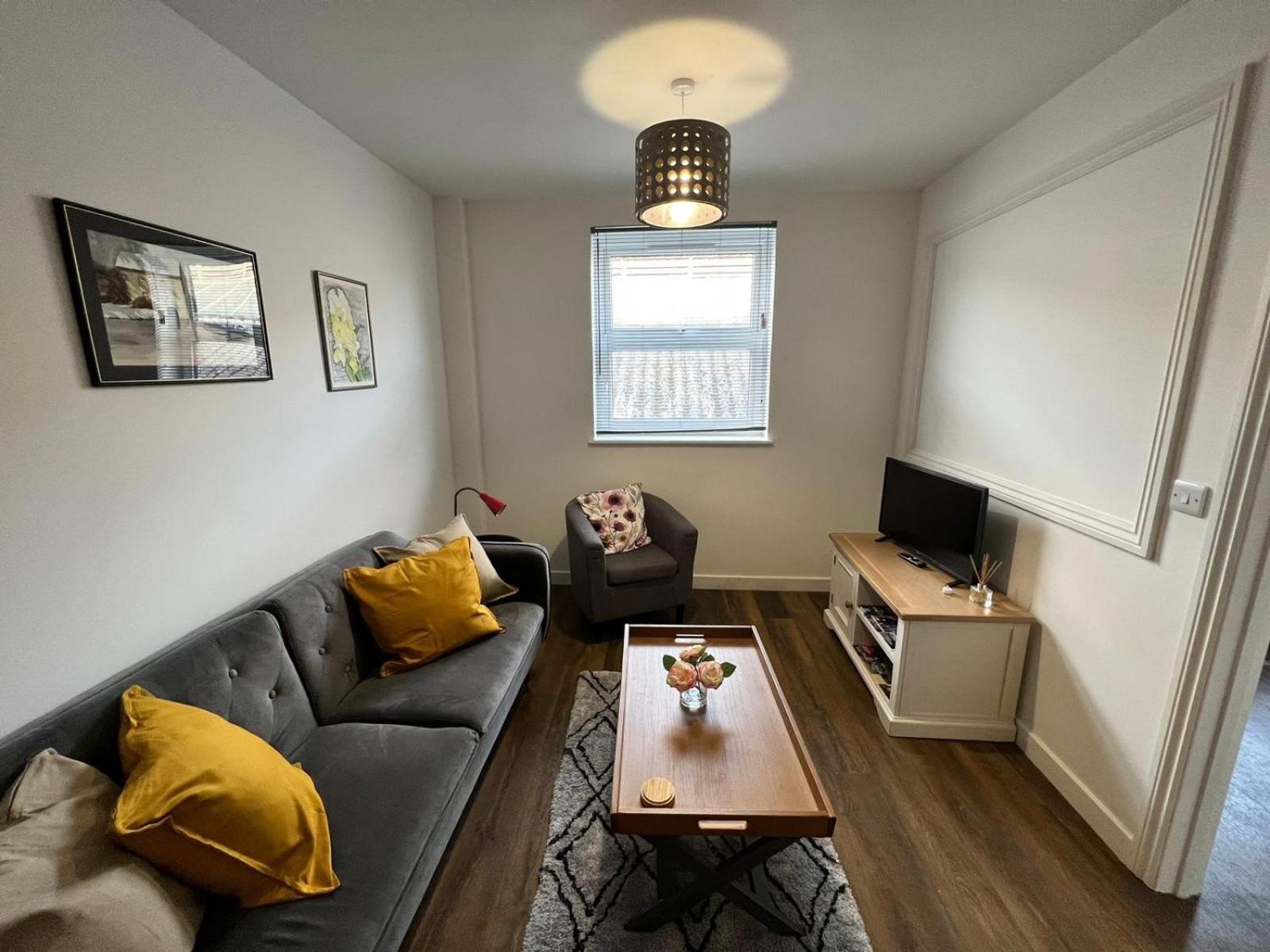 Apartment Immaculate 2-bed Town Centre