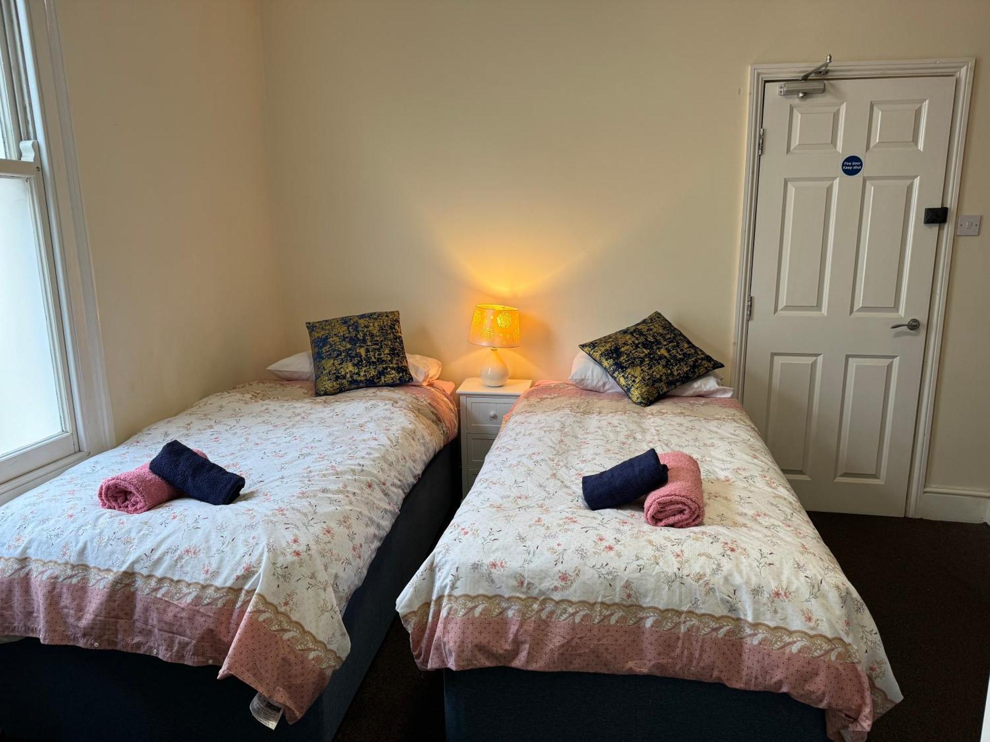 Comfortable Away From Home, Town Centre, Free Parking,multiple * Cheltenham
