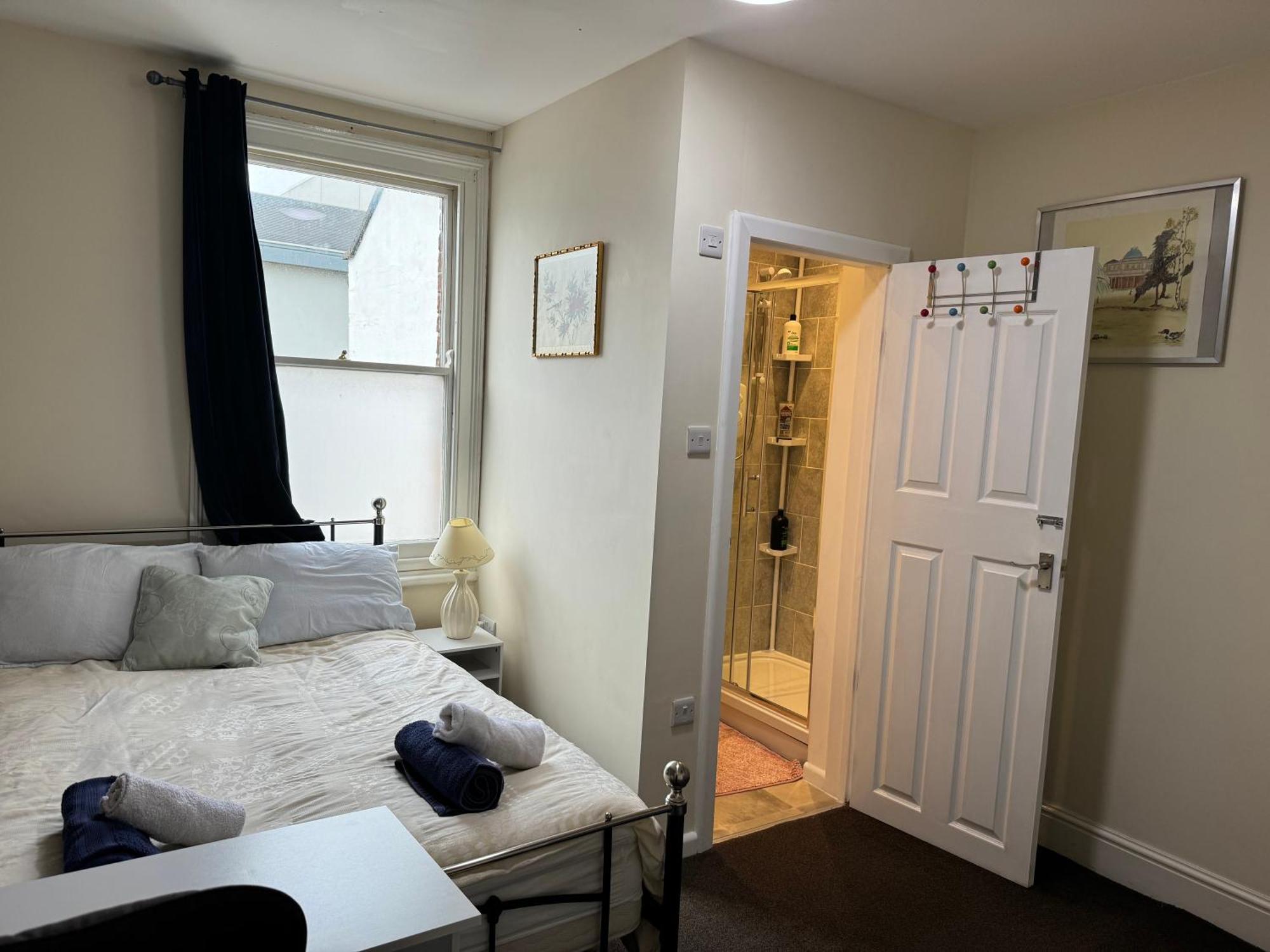 Comfortable Away From Home, Town Centre, Free Parking,multiple * Cheltenham