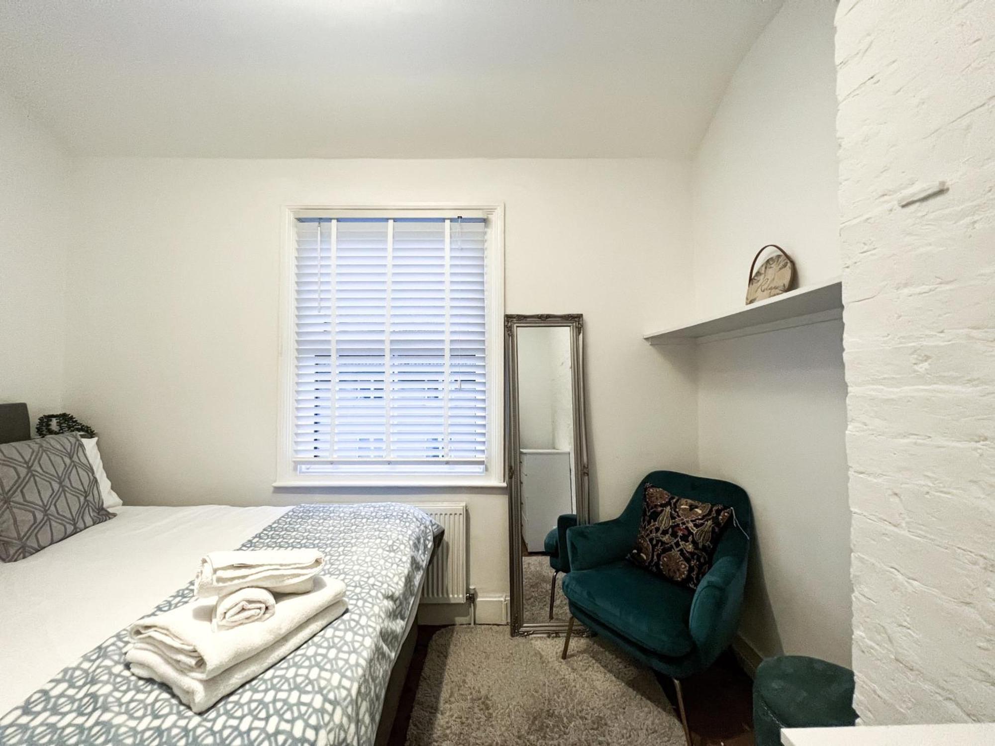 Holiday home House - By Suitely Cheltenham