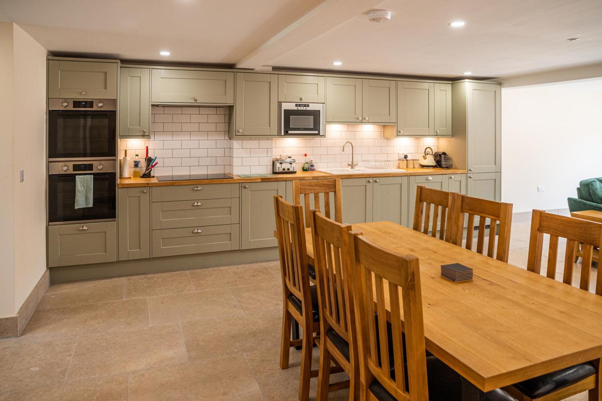 Bears Court Apartment Cheltenham