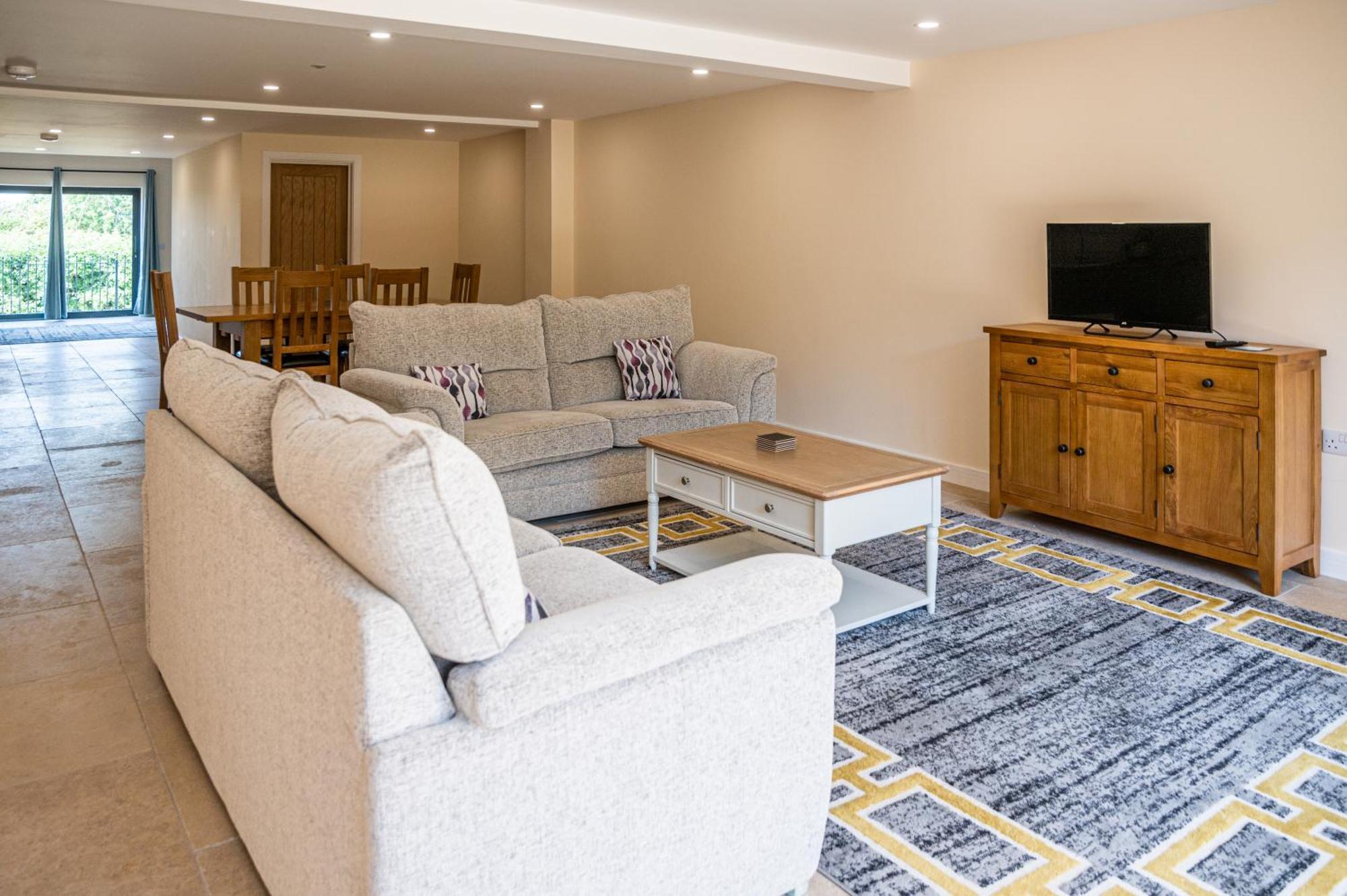 Bears Court Apartment Cheltenham