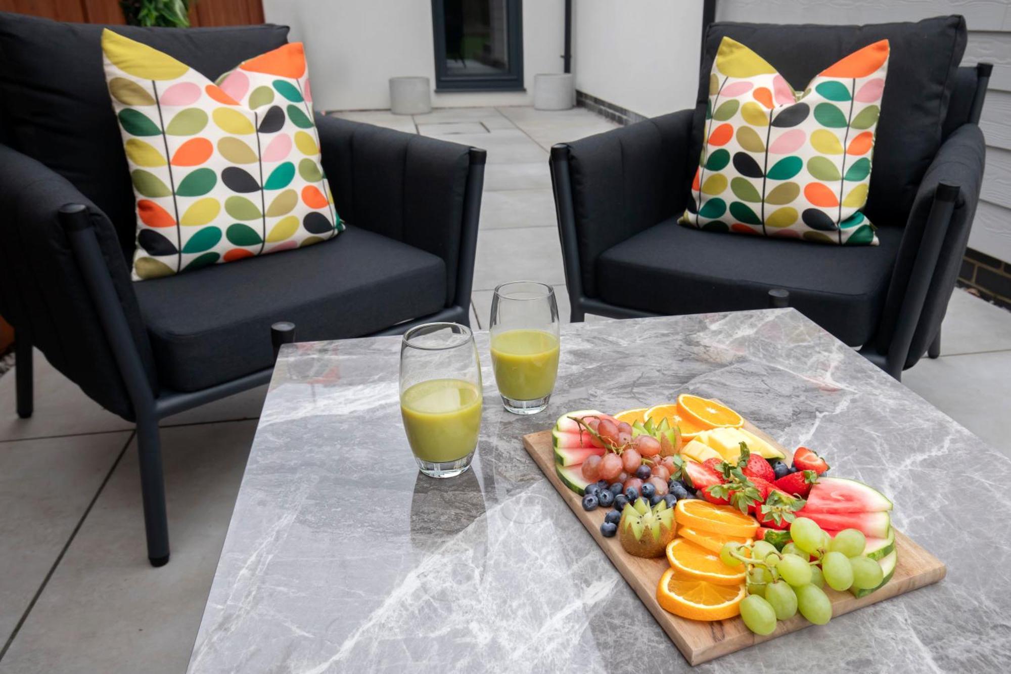 Elliot Oliver - Luxurious 6 Bedroom With Hot Tub & Log Burner Cheltenham