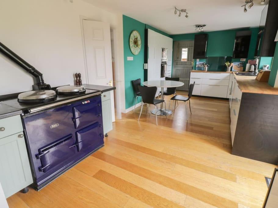 Spacious Rural Cotswolds Family With Mod-cons! * Cheltenham