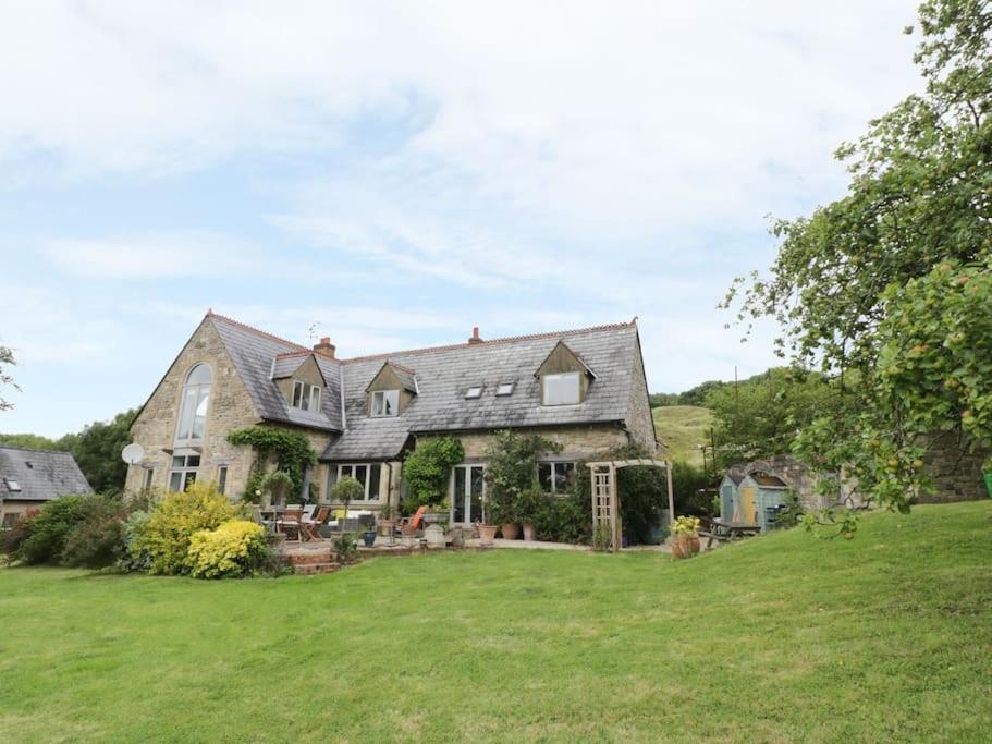Spacious Rural Cotswolds Family With Mod-cons! Holiday home