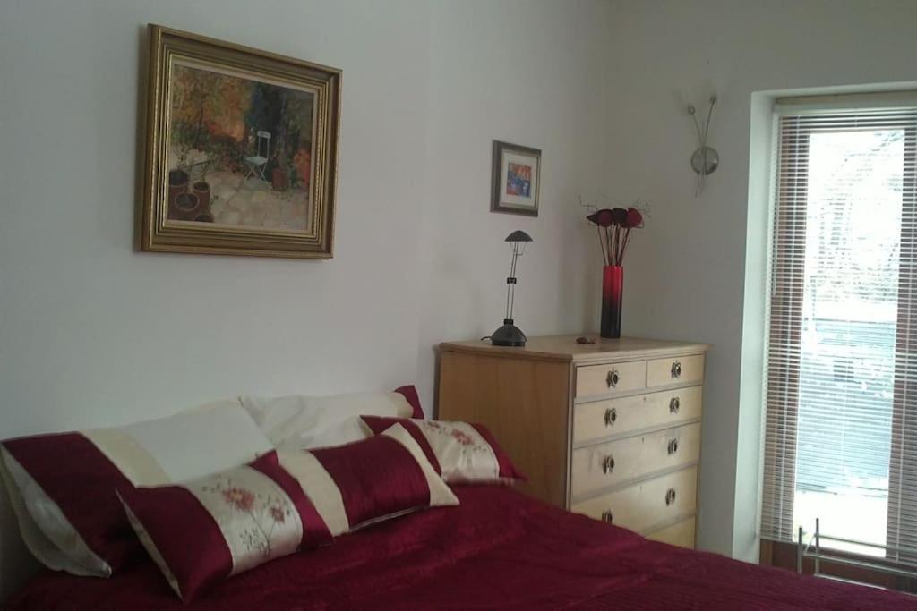 Spacious Rural Cotswolds Family With Mod-cons! Holiday home *