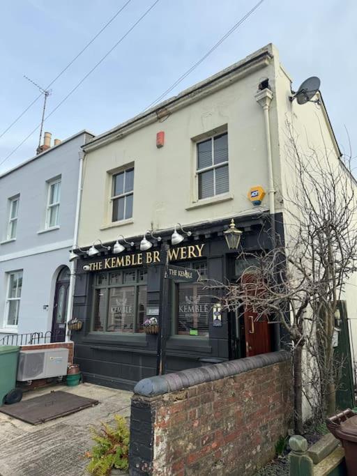 2-bedroom House In Town Centre Apartment