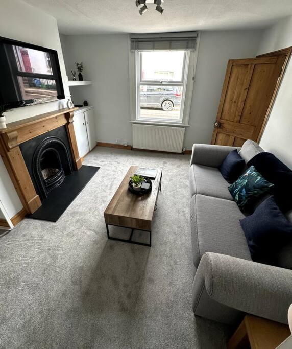 2-bedroom House In Town Centre * Cheltenham