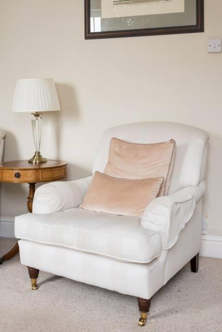 Four Bedroom Townhouse In Famous Suffolks Area Cheltenham
