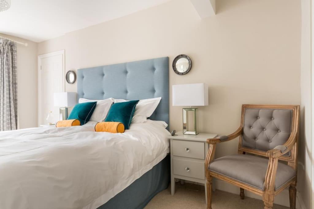Villa Four Bedroom Townhouse In Famous Suffolks Area *
