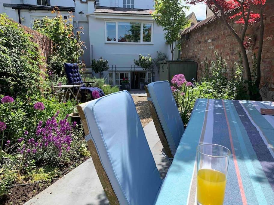 Four Bedroom Townhouse In Famous Suffolks Area *