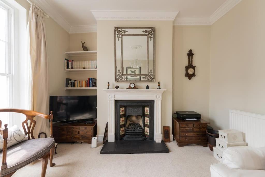 Four Bedroom Townhouse In Famous Suffolks Area Villa Cheltenham