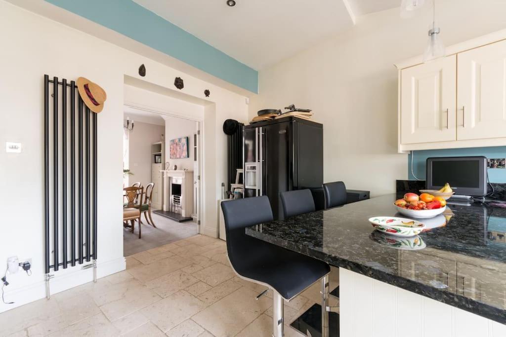 Villa Four Bedroom Townhouse In Famous Suffolks Area *