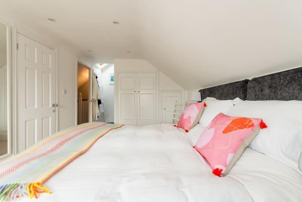 Four Bedroom Townhouse In Famous Suffolks Area Villa *