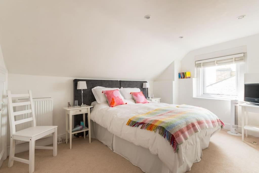 Four Bedroom Townhouse In Famous Suffolks Area Villa *