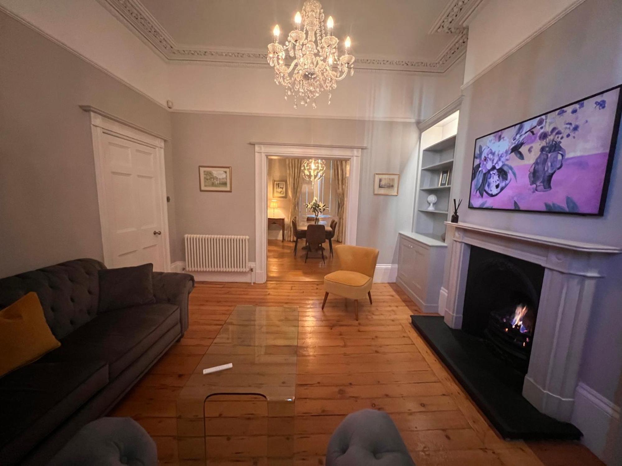 No2 Clarence Grade Ii Regency Townhouse Short Walk To Racecourse And Town Centre Holiday home *