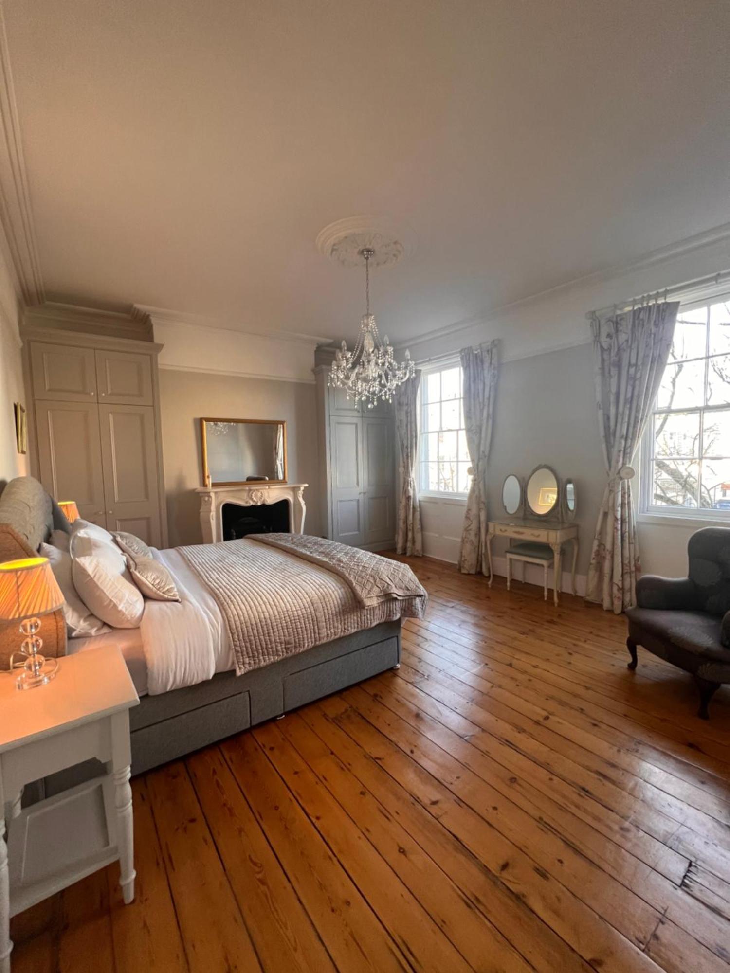 No2 Clarence Grade Ii Regency Townhouse Short Walk To Racecourse And Town Centre Cheltenham